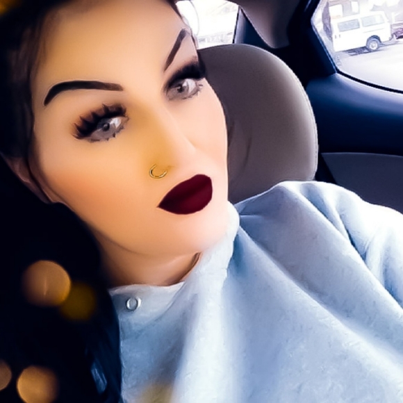 Meet your Posher, Heather - Picture 5 of 8